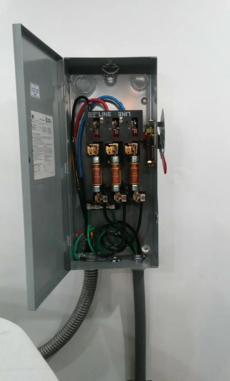 Three-phase disconnect switch installed for Smoke Detector Installation in Hoschton